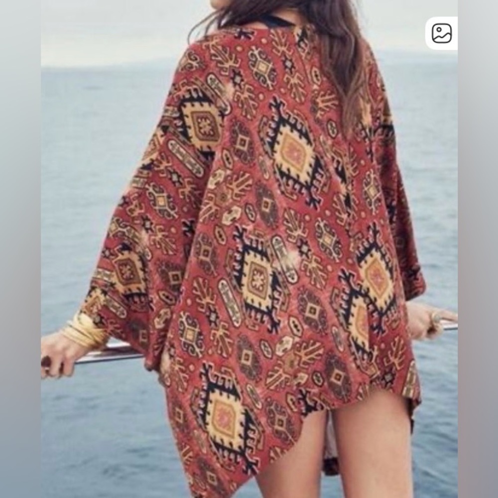 NWT Chaser Kimono XS/S